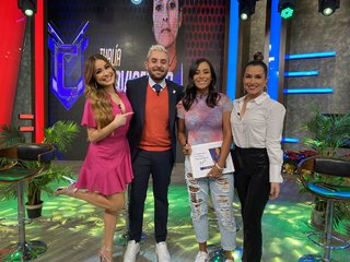 Cynthia Rodríguez feet photo thumbnail