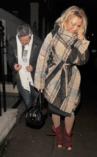 Pamela Anderson feet photo thumbnail
