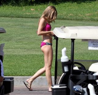 AnnaLynne McCord feet photo thumbnail