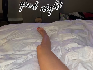 Daniela Katzenberger feet photo thumbnail