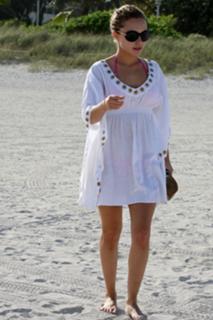 Hayden Panettiere feet photo thumbnail