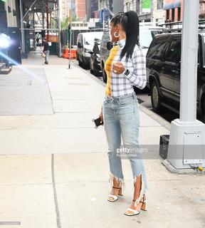 Keke Palmer feet photo thumbnail