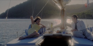 Shailene Woodley feet photo thumbnail