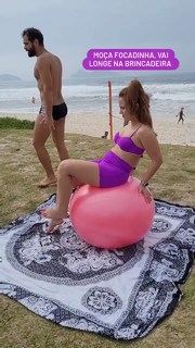 Larissa Manoela feet photo thumbnail