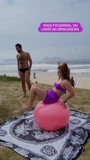 Larissa Manoela feet photo thumbnail