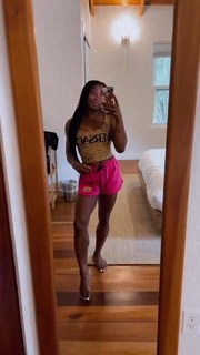 Simone Biles feet photo thumbnail