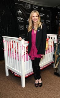 Sarah Michelle Gellar feet photo thumbnail