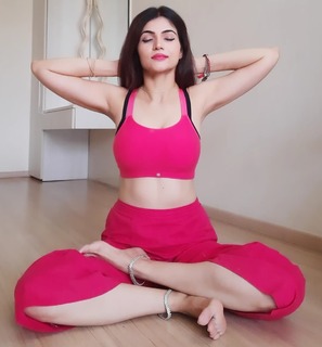 Poonam Yadav feet photo thumbnail