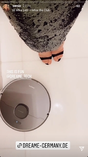 Xenia Tchoumitcheva feet photo thumbnail
