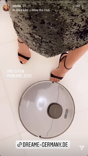 Xenia Tchoumitcheva feet photo thumbnail