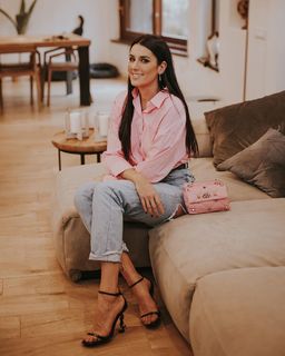 Valentina Vignali feet photo thumbnail
