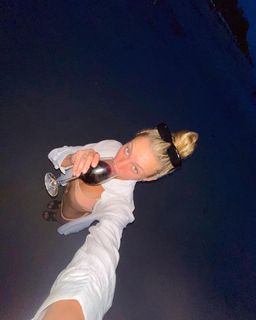 Charly Jordan feet photo thumbnail