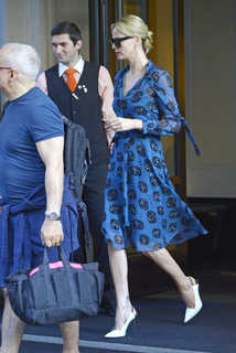 Charlize Theron feet photo thumbnail