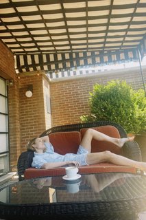 Brie Larson feet photo thumbnail