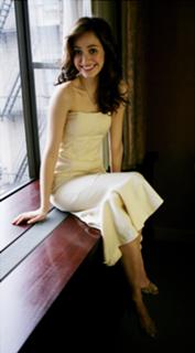 Emmy Rossum feet photo thumbnail