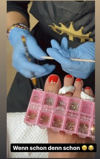 Daniela Katzenberger feet photo thumbnail