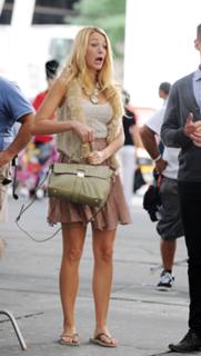 Blake Lively feet photo thumbnail