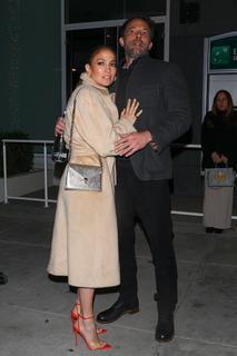 Jennifer Lopez feet photo thumbnail