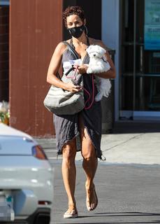 Nicole Murphy feet photo thumbnail