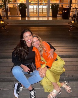 Luisana Lopilato feet photo thumbnail