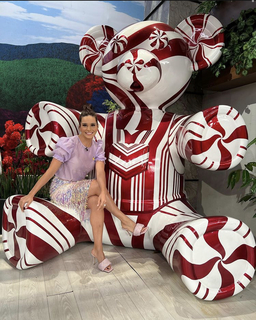 Tania Rincón feet photo thumbnail