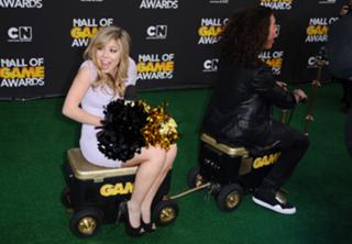 Jennette McCurdy feet photo thumbnail