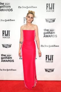 Kristen Stewart feet photo thumbnail