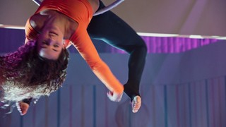 Sofie Dossi feet photo thumbnail