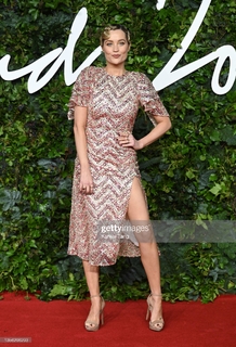 Laura Whitmore feet photo thumbnail