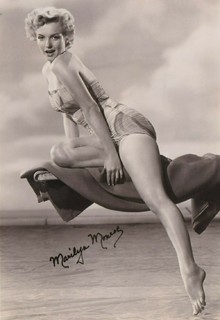 Marilyn Monroe feet photo thumbnail