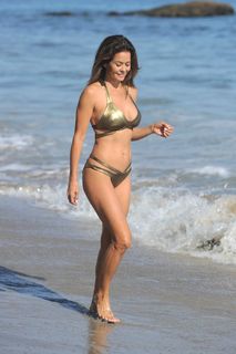 Brooke Burke feet photo thumbnail