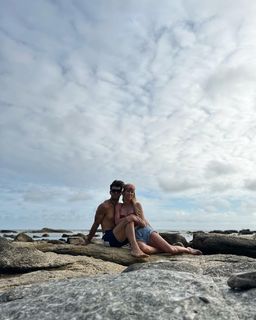 Nicole Neumann feet photo thumbnail