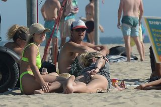 Kesha feet photo thumbnail