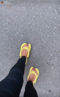 Nicole Polizzi feet photo thumbnail