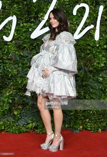Kaya Scodelario feet photo thumbnail