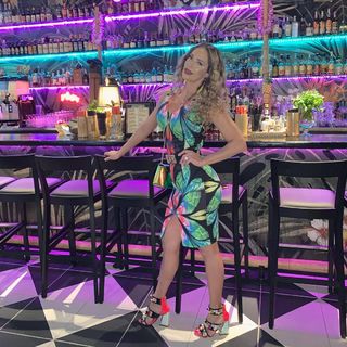 Jennifer Nicole Lee feet photo thumbnail