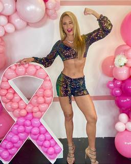 Jennifer Nicole Lee feet photo thumbnail