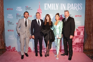 Lily Collins feet photo thumbnail