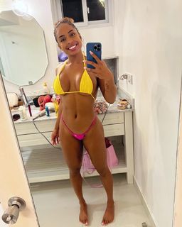 Qimmah Russo feet photo thumbnail