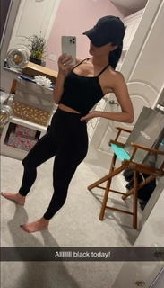 Brittney Smith feet photo thumbnail