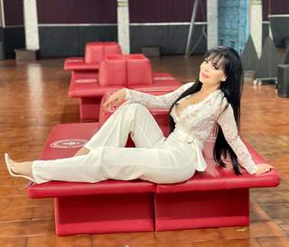 Maribel Guardia feet photo thumbnail