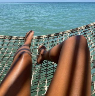 Nicole Murphy feet photo thumbnail