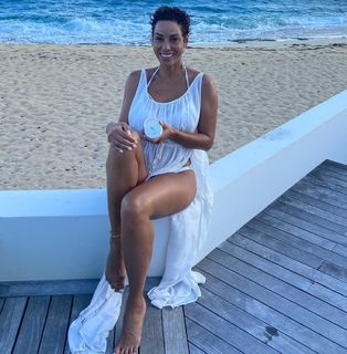 Nicole Murphy feet photo thumbnail