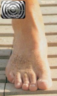 Cat Deeley feet photo thumbnail