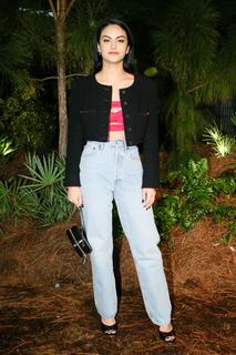 Camila Mendes feet photo thumbnail