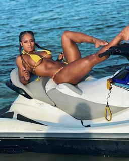 Qimmah Russo feet photo thumbnail