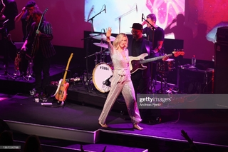 Joss Stone feet photo thumbnail