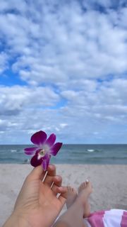 Xenia Tchoumitcheva feet photo thumbnail