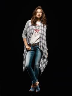 Irina Shayk feet photo thumbnail