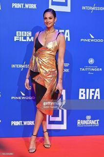 Alesha Dixon feet photo thumbnail